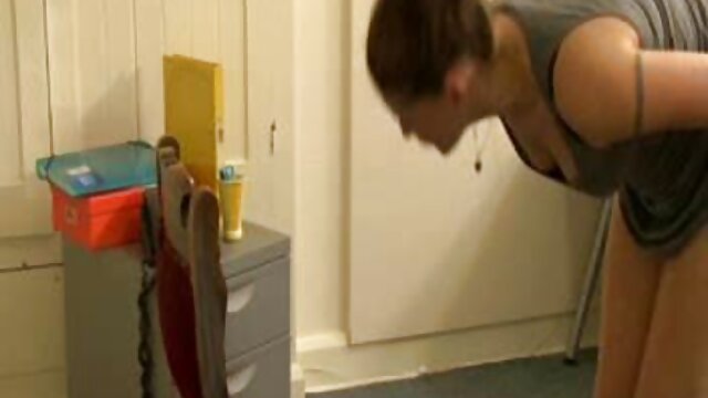 أفلام عالية الجودة :  ستيبرو) ينزلق قضيبه افلام سكس مترجمه محارم داخل (كايتي مقاطع فيديو مجانية 